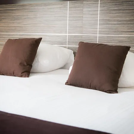 Hotel-restaurant Horizon Ath-lessines 4* 吉斯朗恩