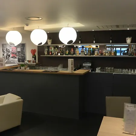 莱斯恩斯地平线公寓酒店 4* 吉斯朗恩